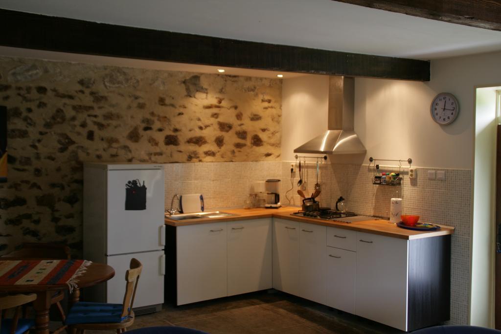 Le Petit Mas D'Ile Bed & Breakfast Saint-Germain-de-Confolens Room photo