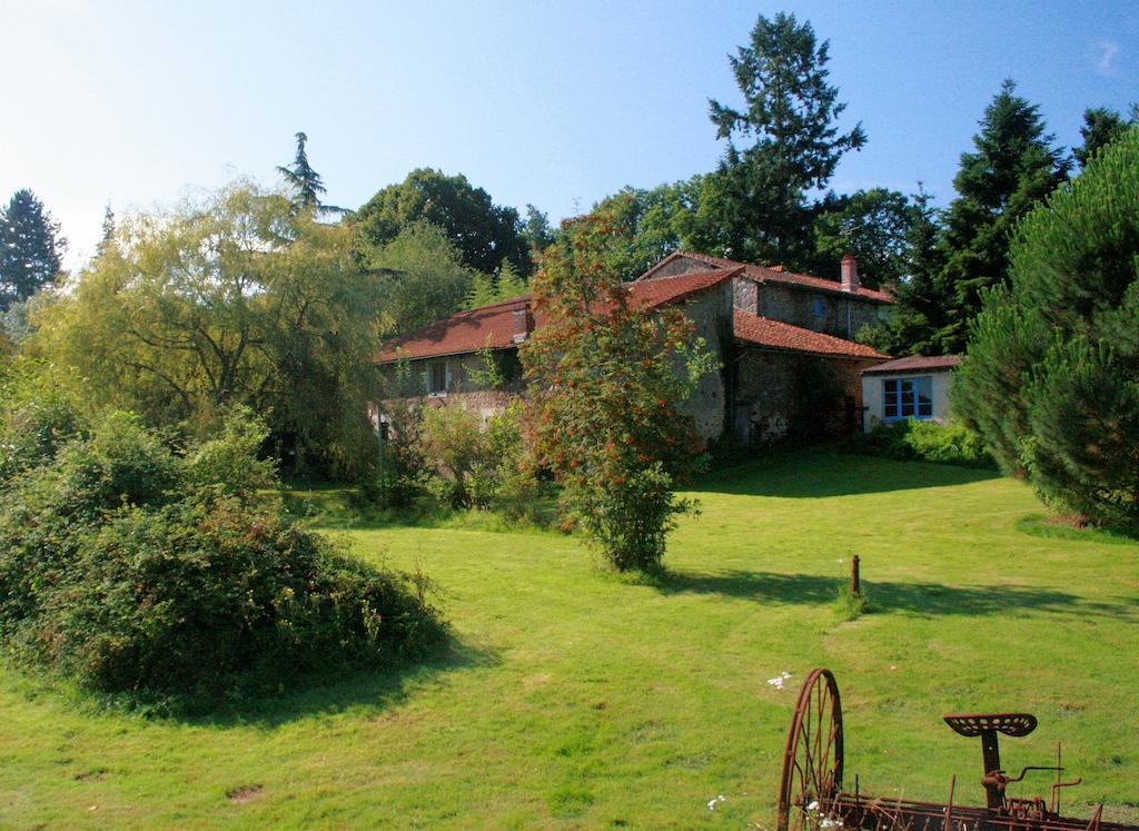 Le Petit Mas D'Ile Bed & Breakfast Saint-Germain-de-Confolens Exterior photo